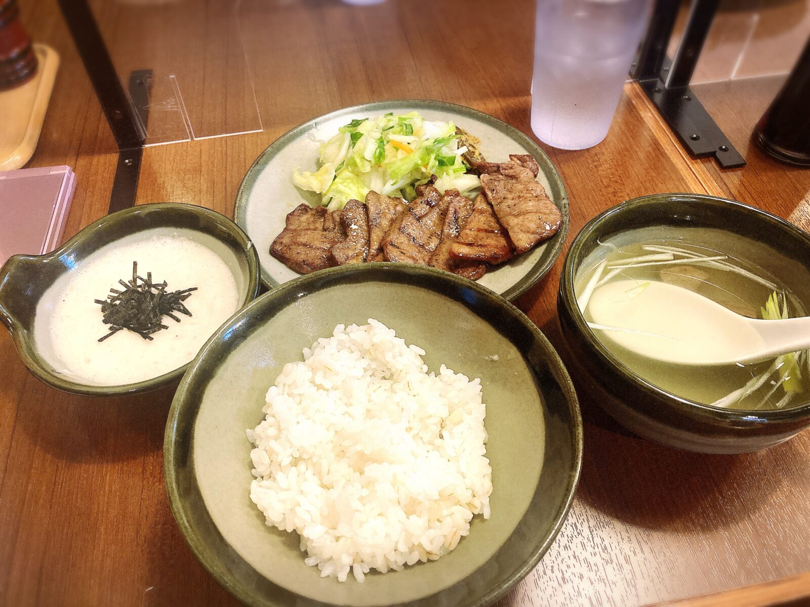 外食へ